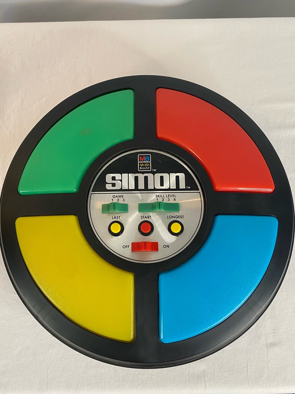 Vintage Simon Electronic Memory Game
